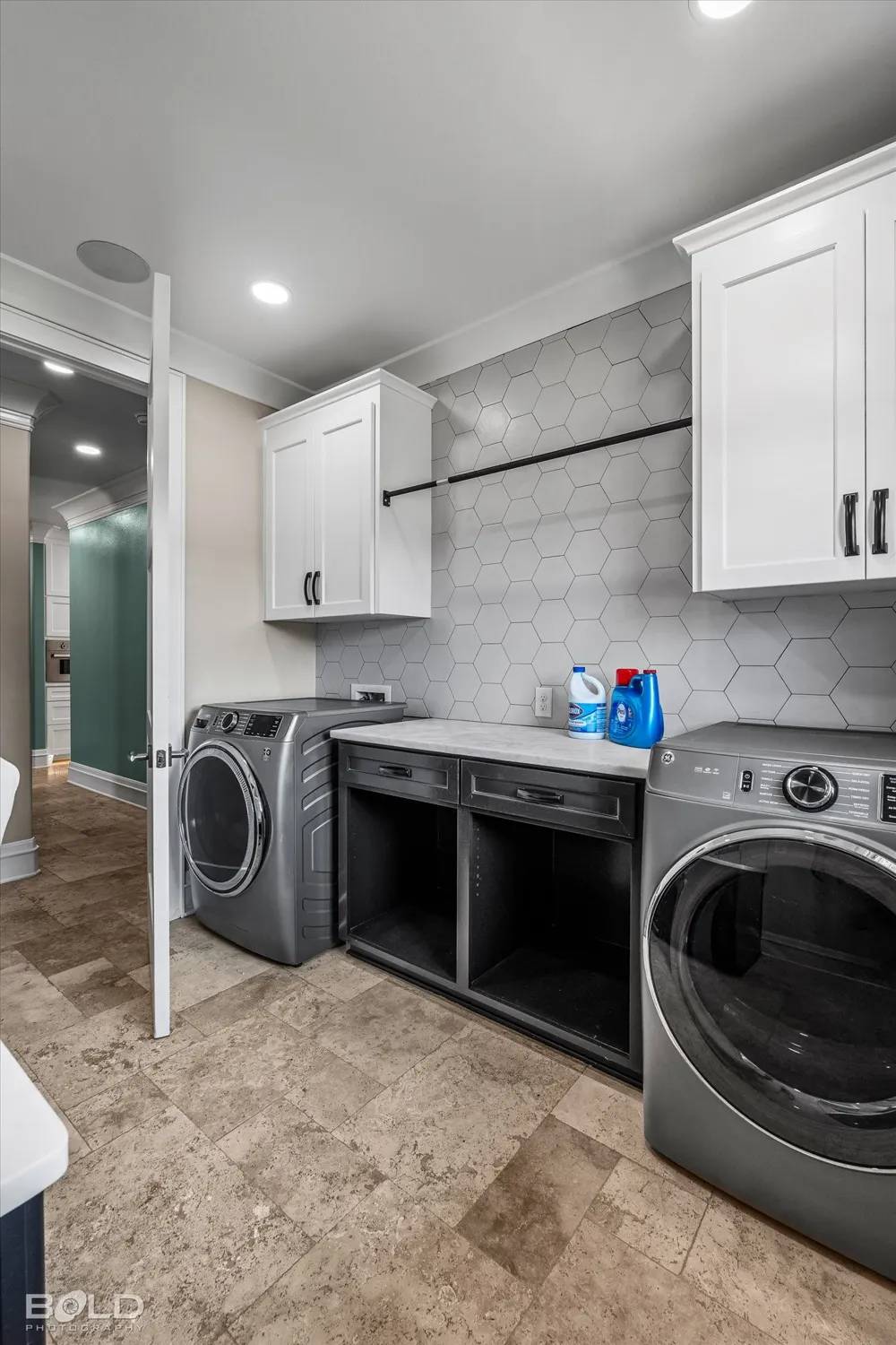 18 Dover Circle Bossier City, LA 71111