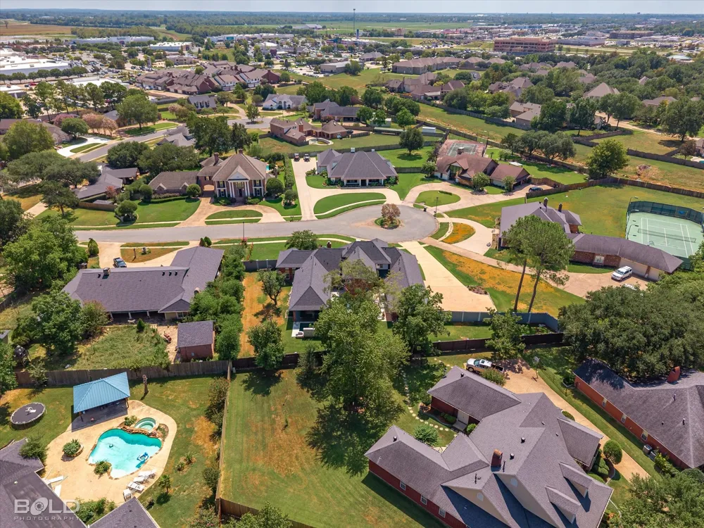 18 Dover Circle Bossier City, LA 71111