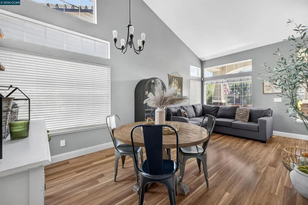 689 Summerwood Dr Brentwood, CA 94513