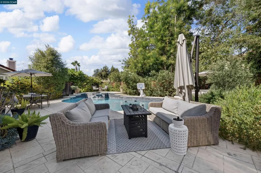 689 Summerwood Dr Brentwood, CA 94513