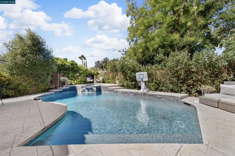 689 Summerwood Dr Brentwood, CA 94513