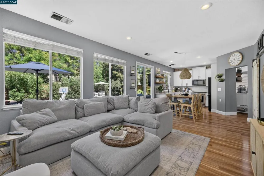 689 Summerwood Dr Brentwood, CA 94513