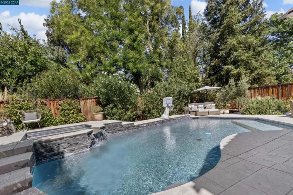 689 Summerwood Dr Brentwood, CA 94513