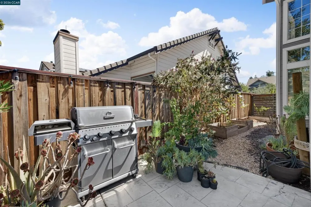 689 Summerwood Dr Brentwood, CA 94513