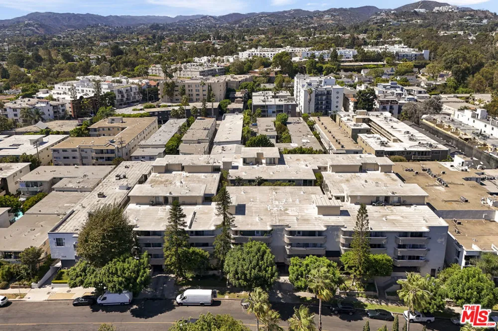 11645 Montana Avenue #222 Los Angeles, CA 90049