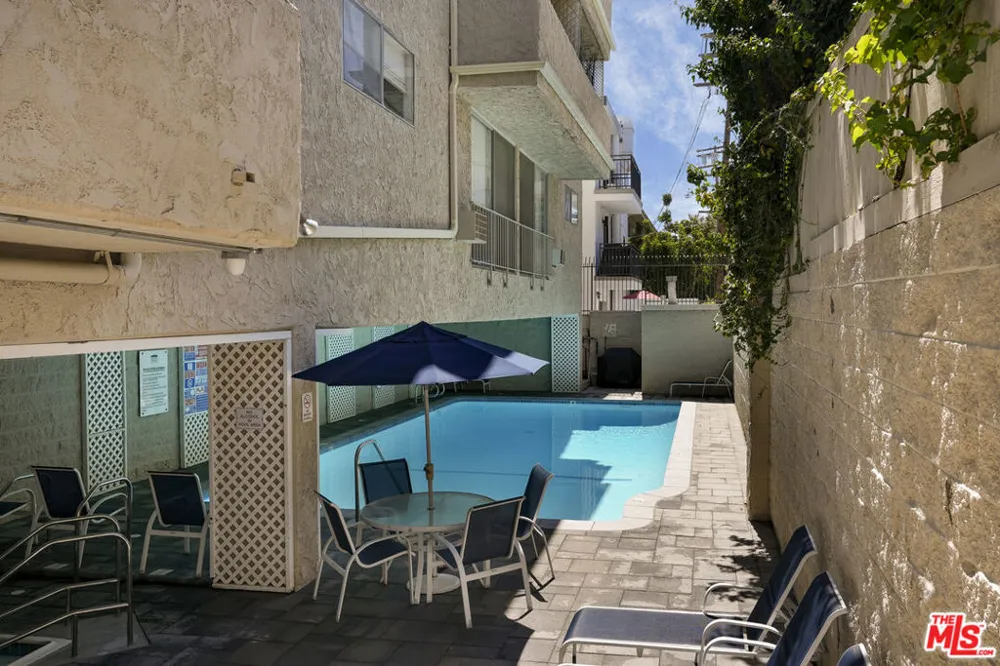 11645 Montana Avenue #222 Los Angeles, CA 90049
