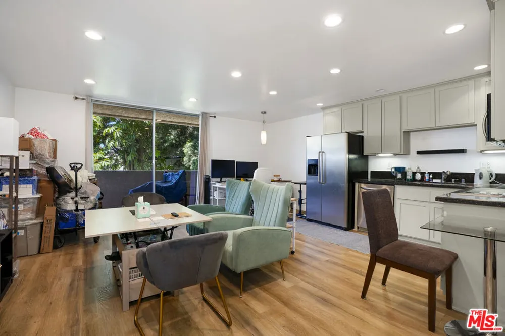 11645 Montana Avenue #222 Los Angeles, CA 90049