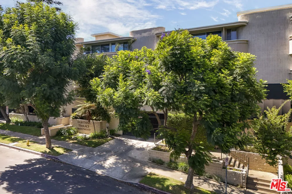 11645 Montana Avenue #222 Los Angeles, CA 90049