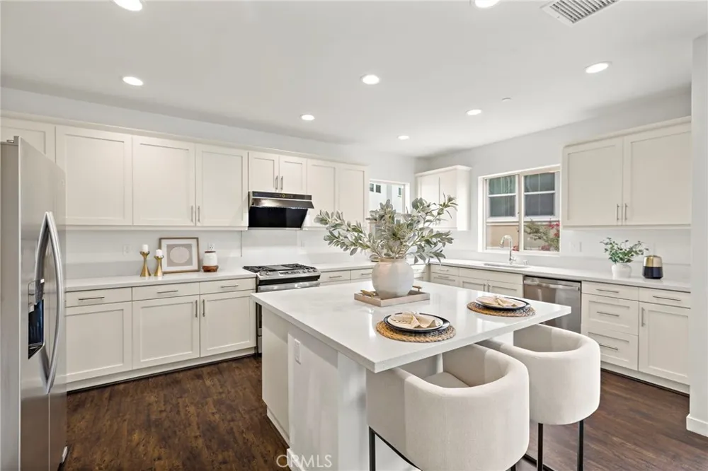410 Coyote Pass Lake Forest, CA 92610