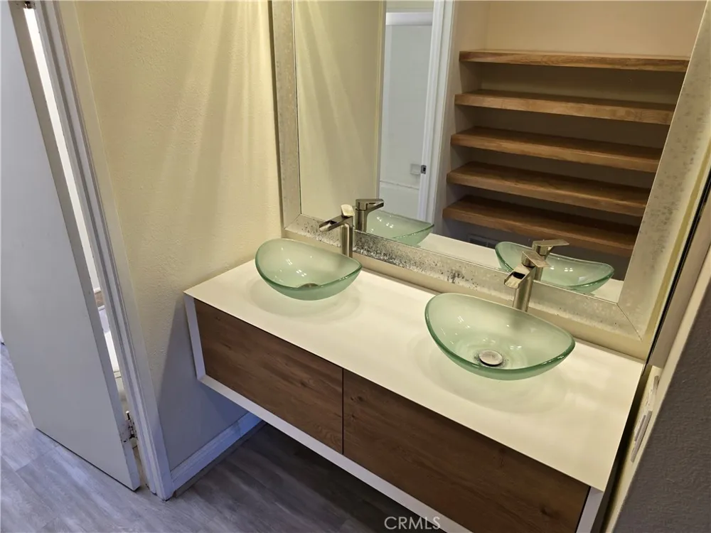 435 Bryson Springs #38 Costa Mesa, CA 92627