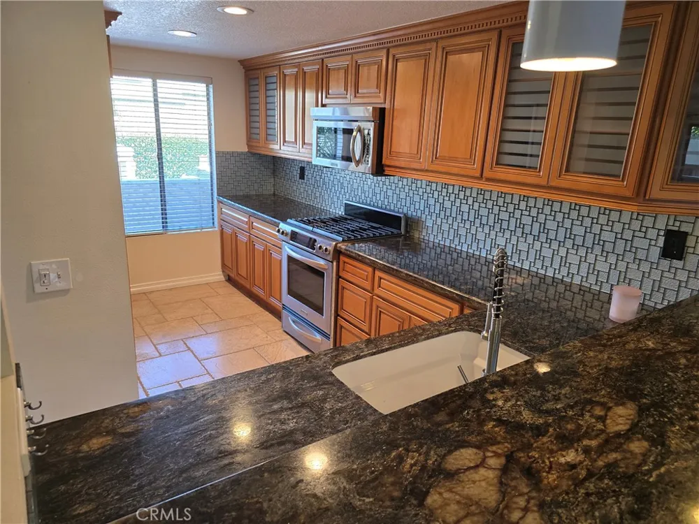 435 Bryson Springs #38 Costa Mesa, CA 92627