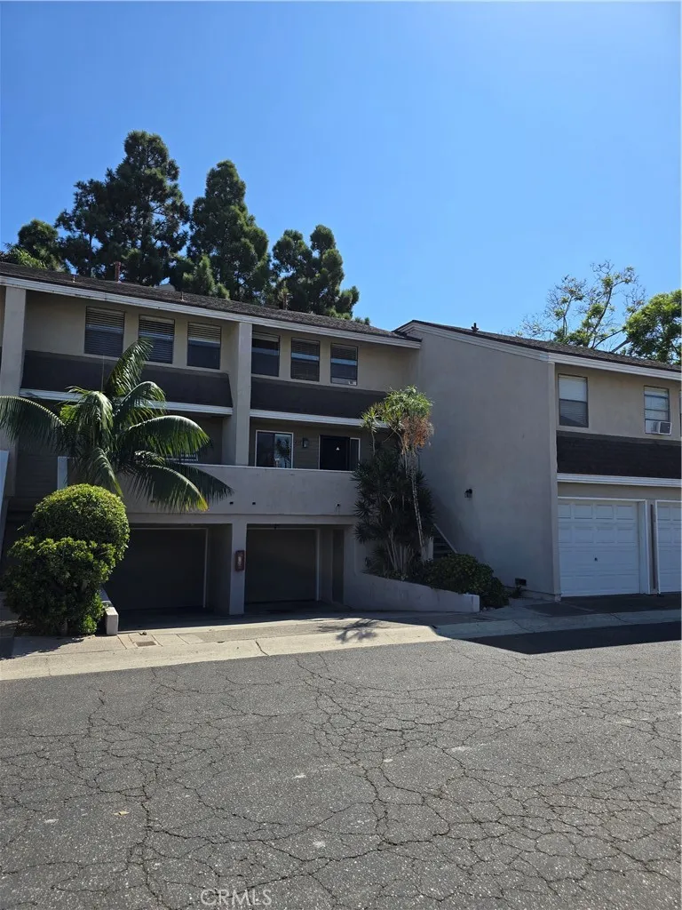 435 Bryson Springs #38 Costa Mesa, CA 92627