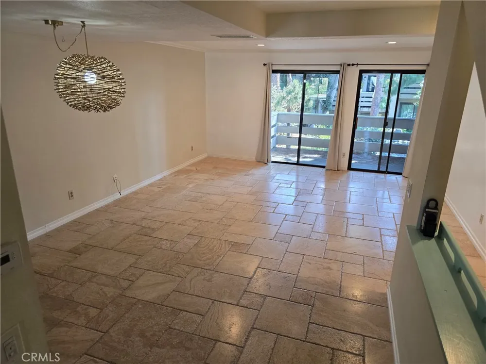 435 Bryson Springs #38 Costa Mesa, CA 92627
