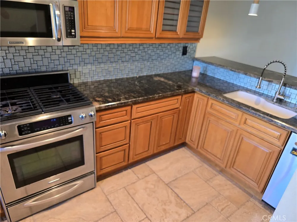 435 Bryson Springs #38 Costa Mesa, CA 92627