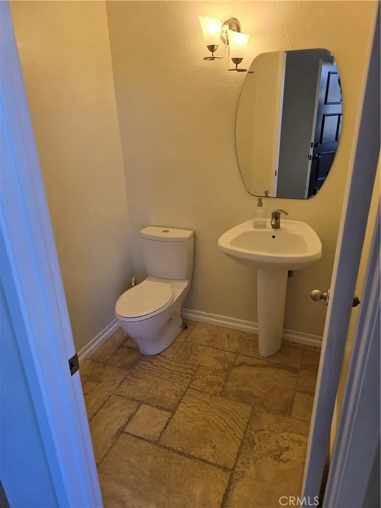 435 Bryson Springs #38 Costa Mesa, CA 92627