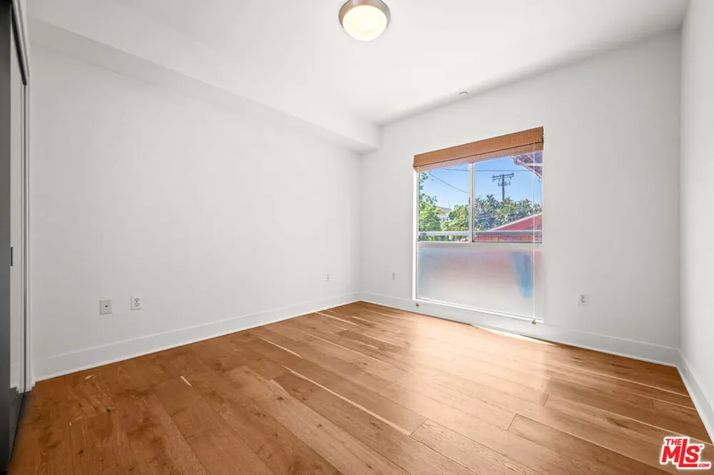 7133 Hawthorn Avenue #202 Los Angeles, CA 90046
