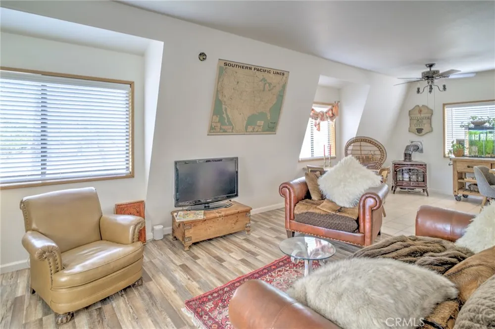 7260 La Porte Rackerby, CA 95972