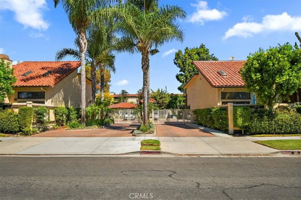 5465 E Centralia Long Beach, CA 90808