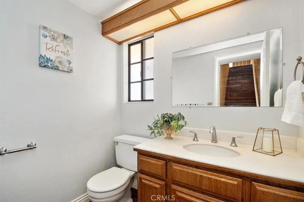 5465 E Centralia Long Beach, CA 90808