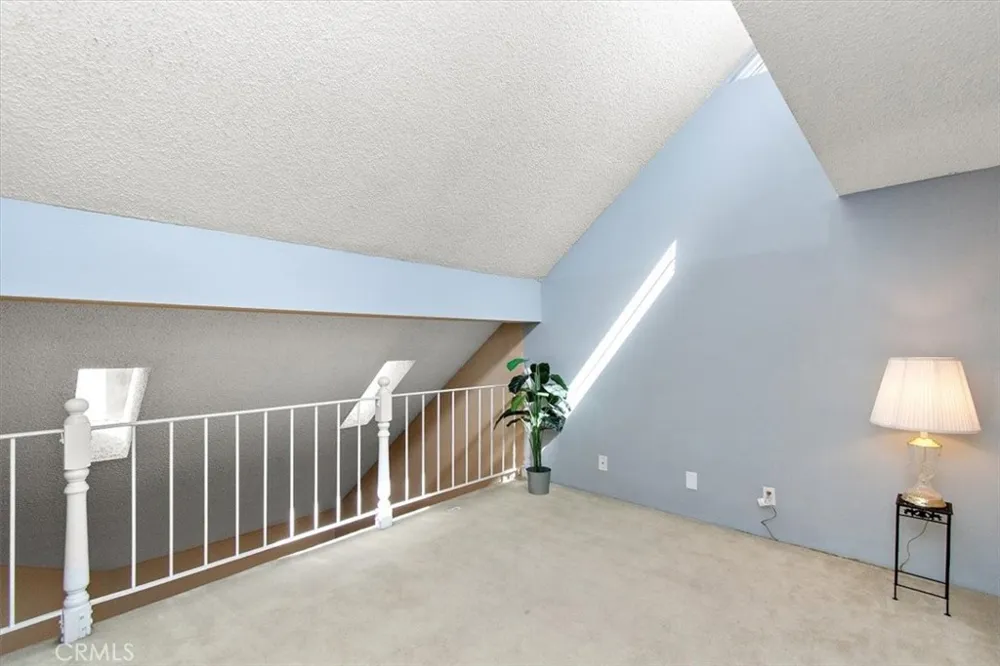5465 E Centralia Long Beach, CA 90808