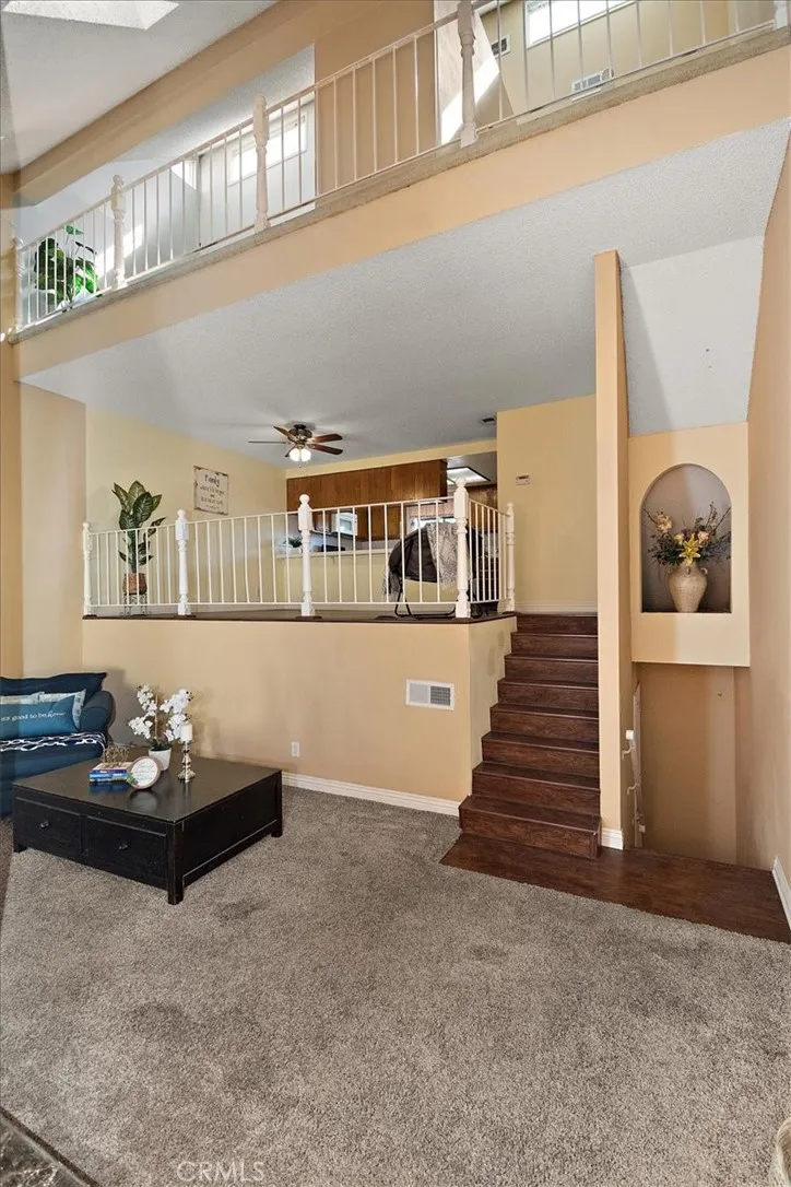 5465 E Centralia Long Beach, CA 90808