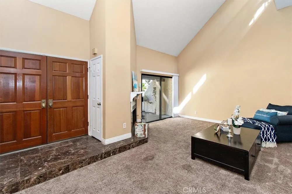 5465 E Centralia Long Beach, CA 90808