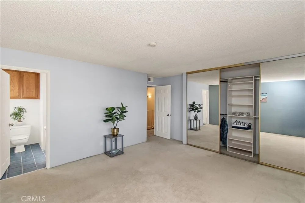 5465 E Centralia Long Beach, CA 90808