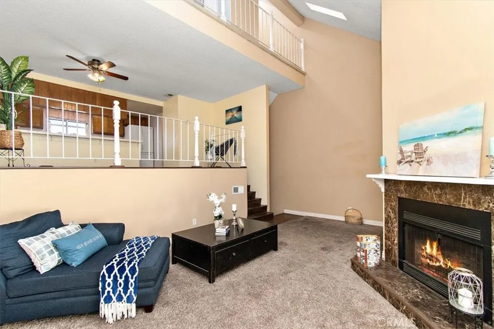 5465 E Centralia Long Beach, CA 90808