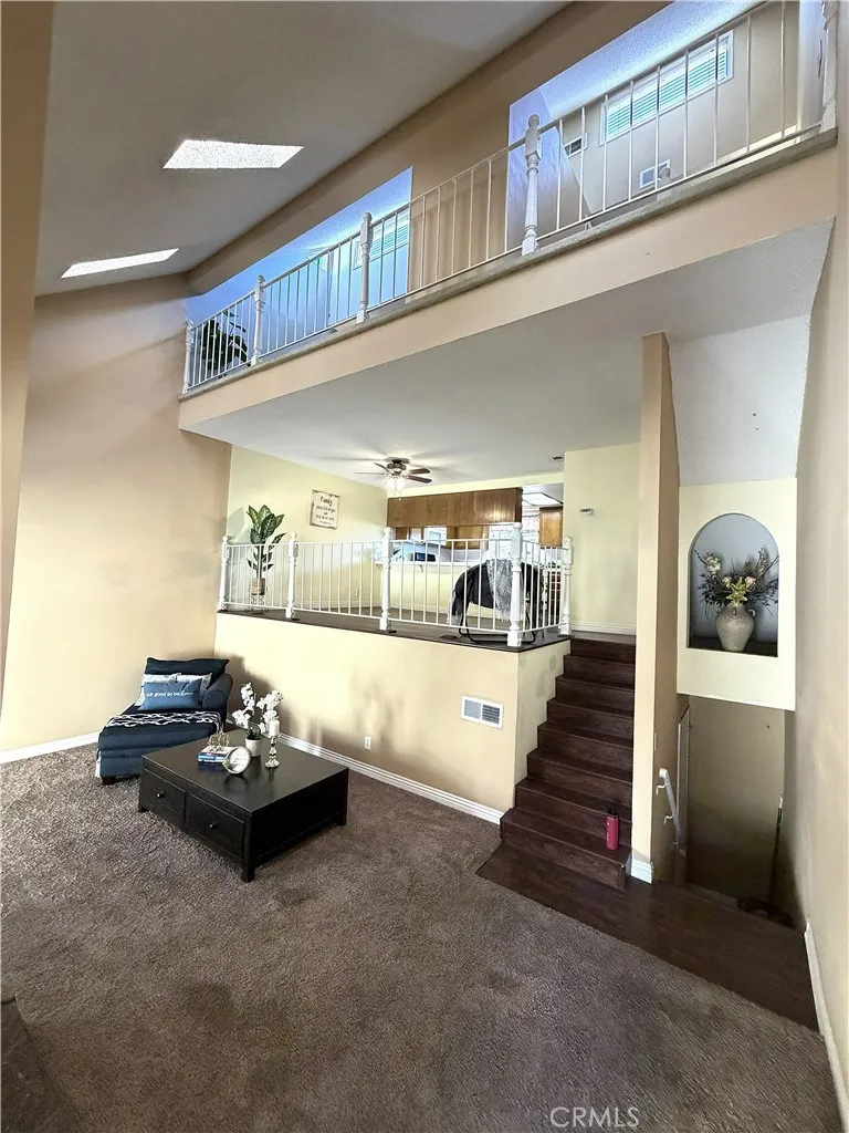 5465 E Centralia Long Beach, CA 90808