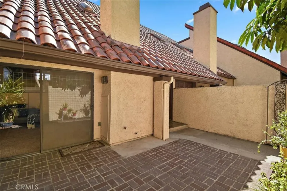 5465 E Centralia Long Beach, CA 90808