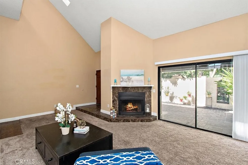 5465 E Centralia Long Beach, CA 90808