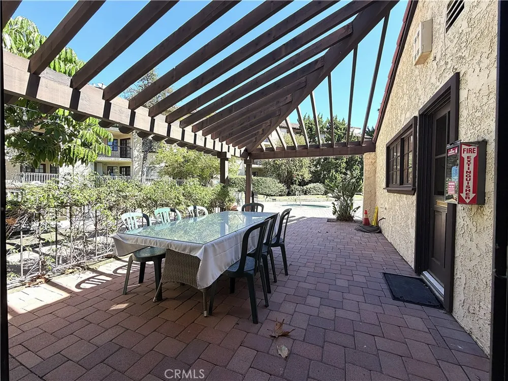 5465 E Centralia Long Beach, CA 90808