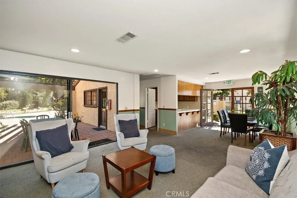 5465 E Centralia Long Beach, CA 90808