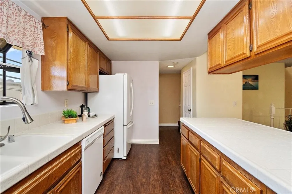 5465 E Centralia Long Beach, CA 90808