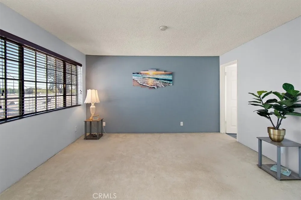 5465 E Centralia Long Beach, CA 90808