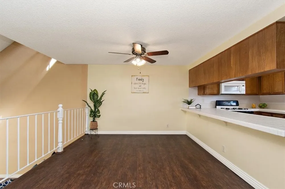 5465 E Centralia Long Beach, CA 90808