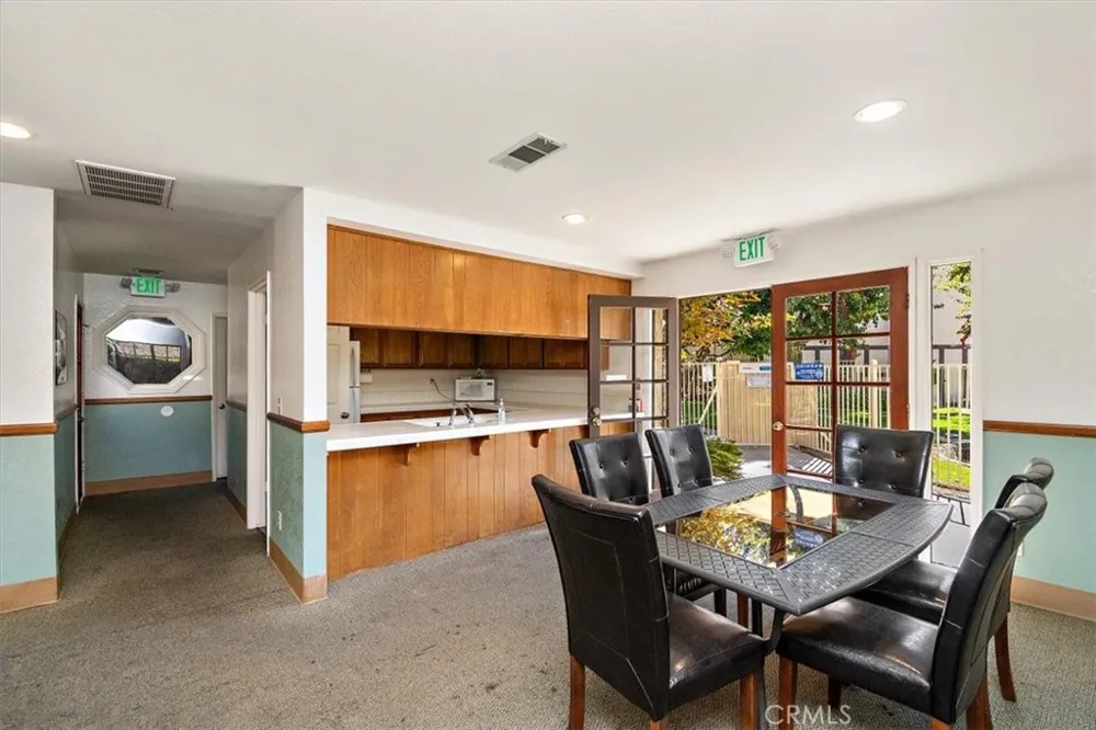5465 E Centralia Long Beach, CA 90808