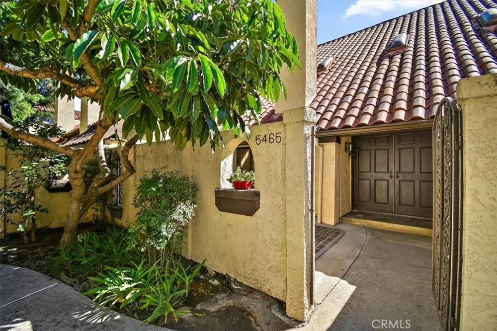 5465 E Centralia Long Beach, CA 90808