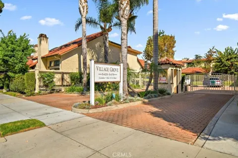 5465 E Centralia