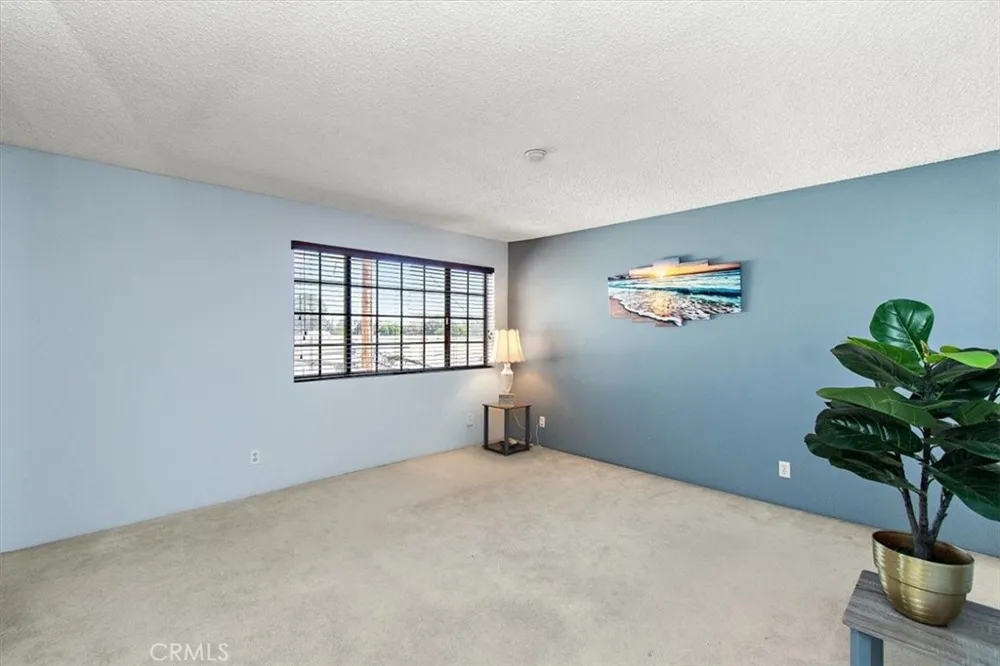 5465 E Centralia Long Beach, CA 90808