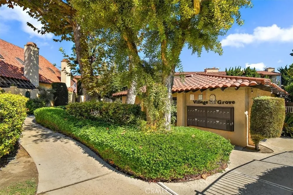 5465 E Centralia Long Beach, CA 90808