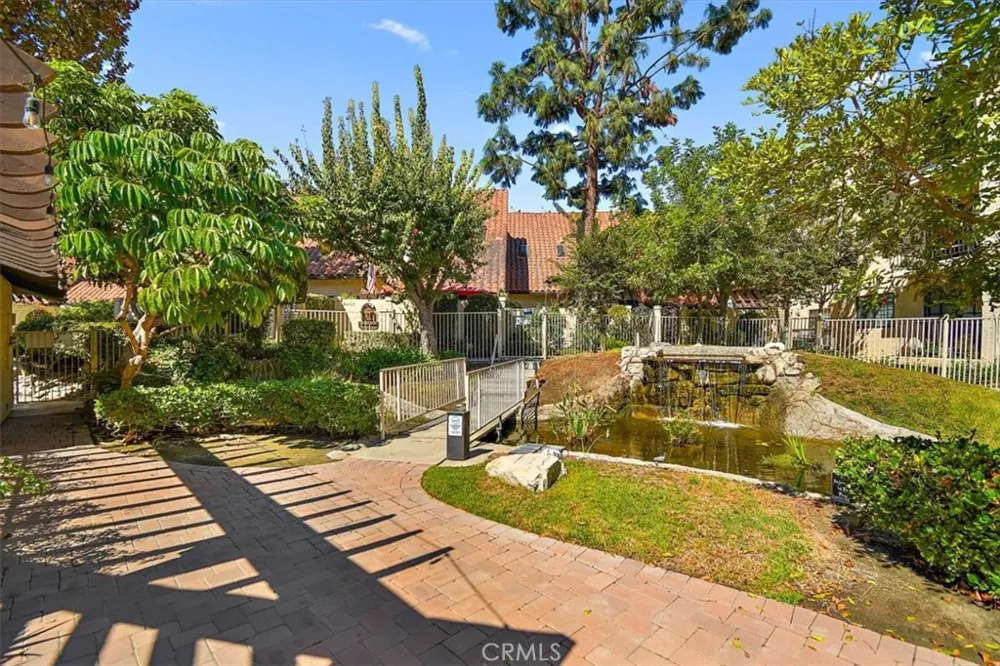 5465 E Centralia Long Beach, CA 90808