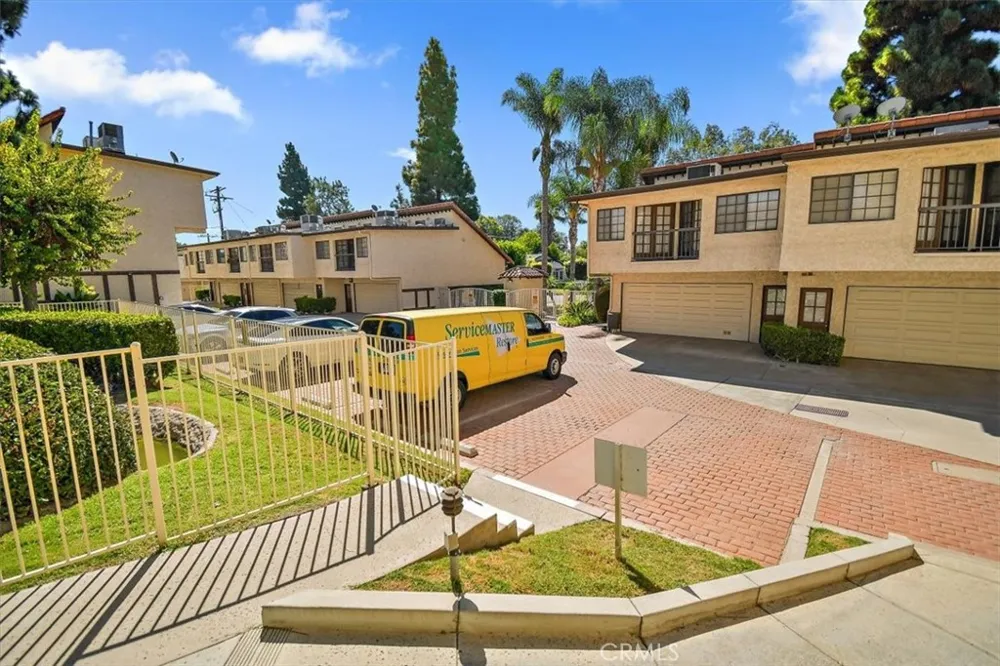 5465 E Centralia Long Beach, CA 90808