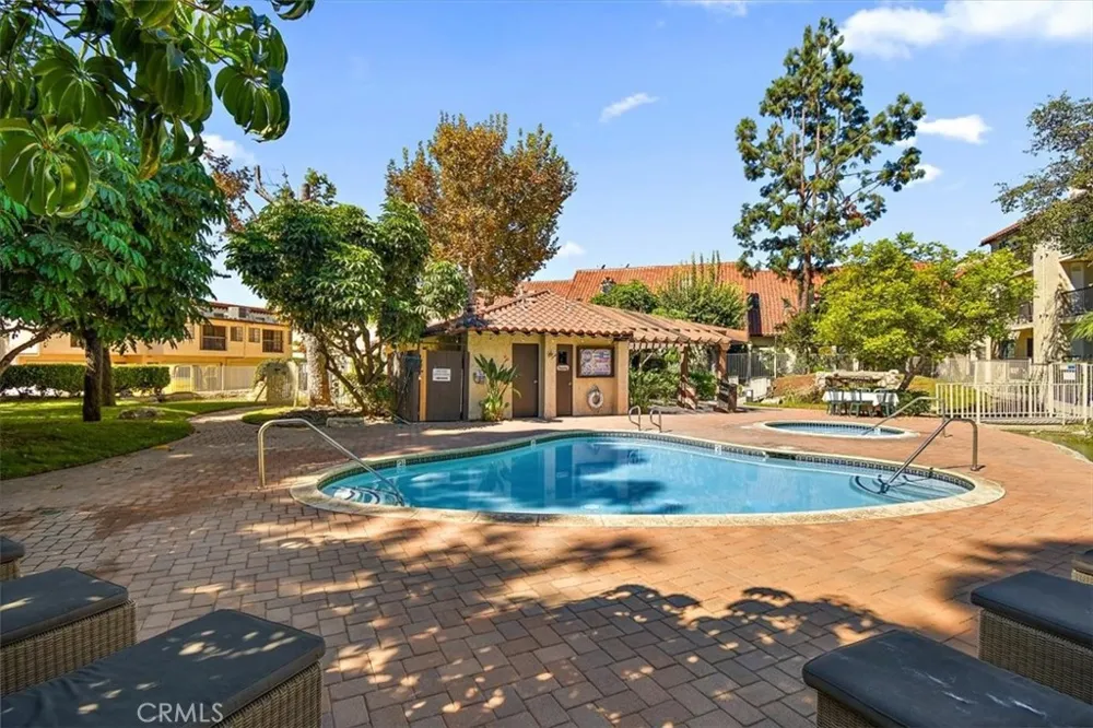 5465 E Centralia Long Beach, CA 90808