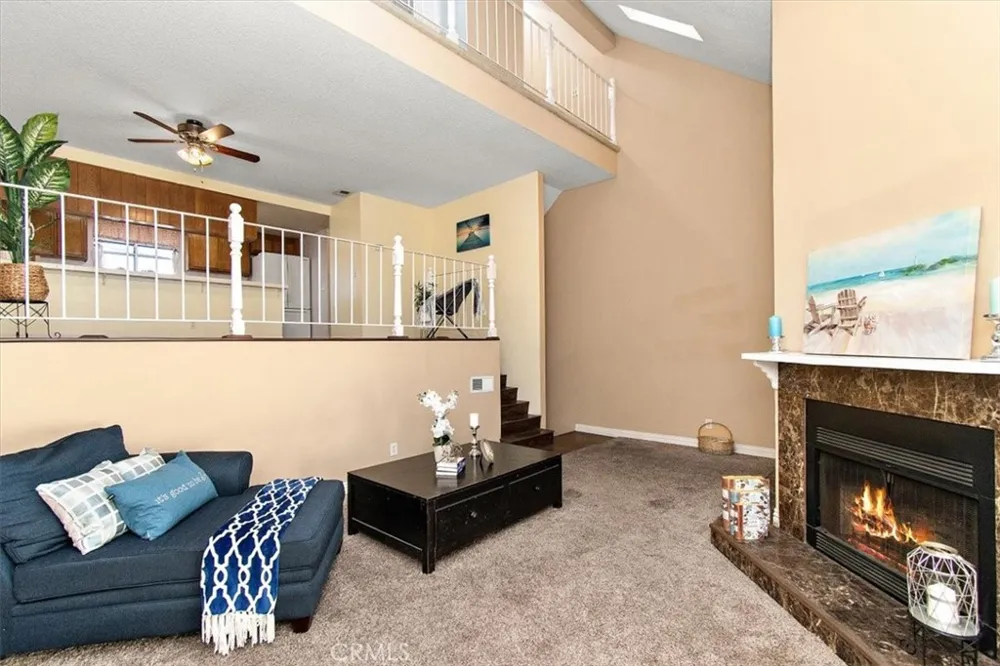 5465 E Centralia Long Beach, CA 90808