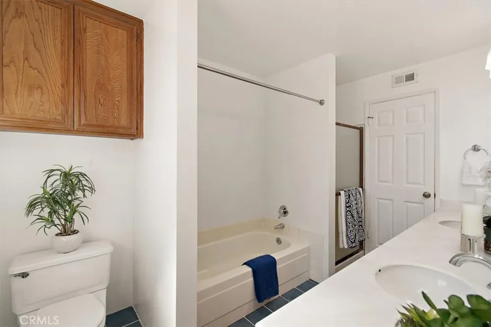 5465 E Centralia Long Beach, CA 90808