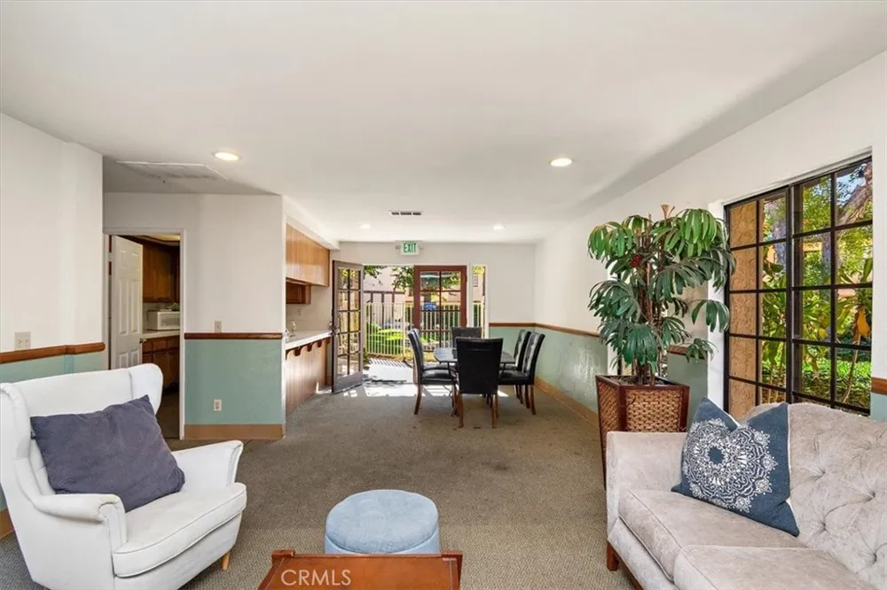 5465 E Centralia Long Beach, CA 90808