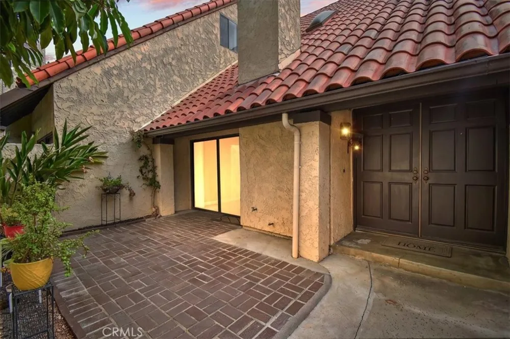 5465 E Centralia Long Beach, CA 90808