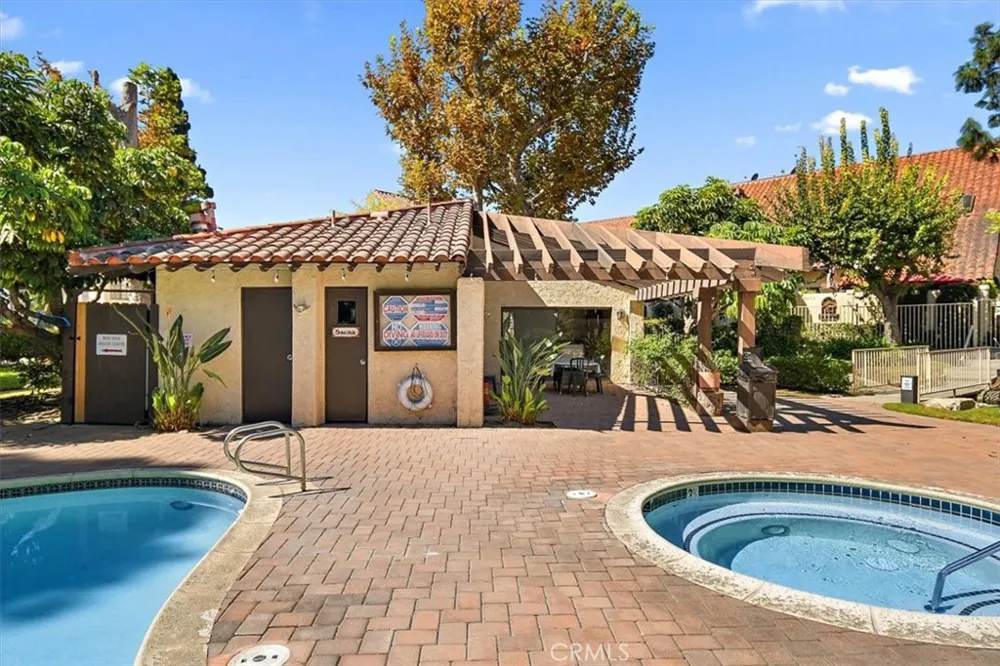 5465 E Centralia Long Beach, CA 90808