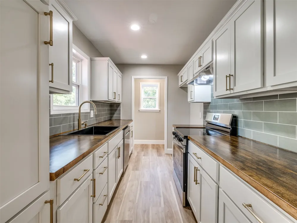 6163 Wildwood Drive Sand Springs, OK 74063